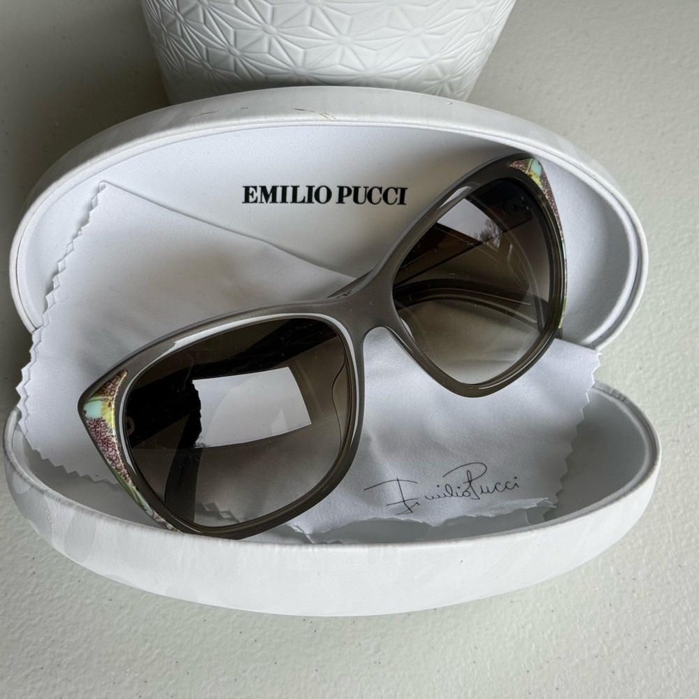 Never worn! Beautiful Emilio Pucci Green Sunglasses!!